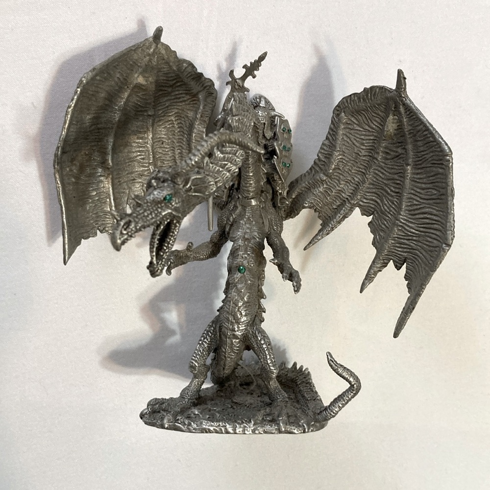 - Vintage Chaos Commander On War Dragons 1997 Pewter Figure . Dragon of War